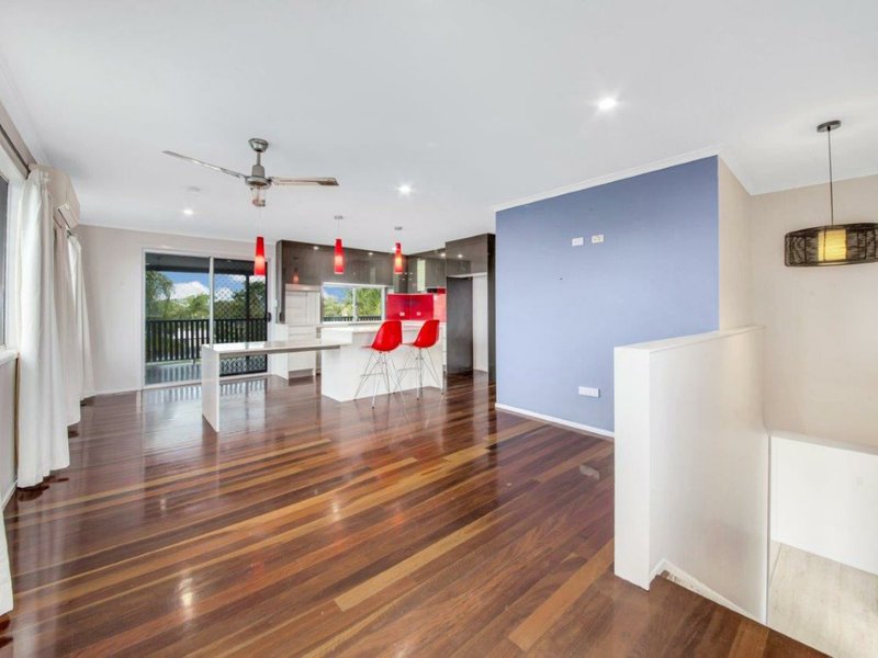 Photo - 29 Salgado Street, Boyne Island QLD 4680 - Image 5