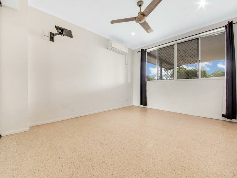 Photo - 29 Salgado Street, Boyne Island QLD 4680 - Image 12