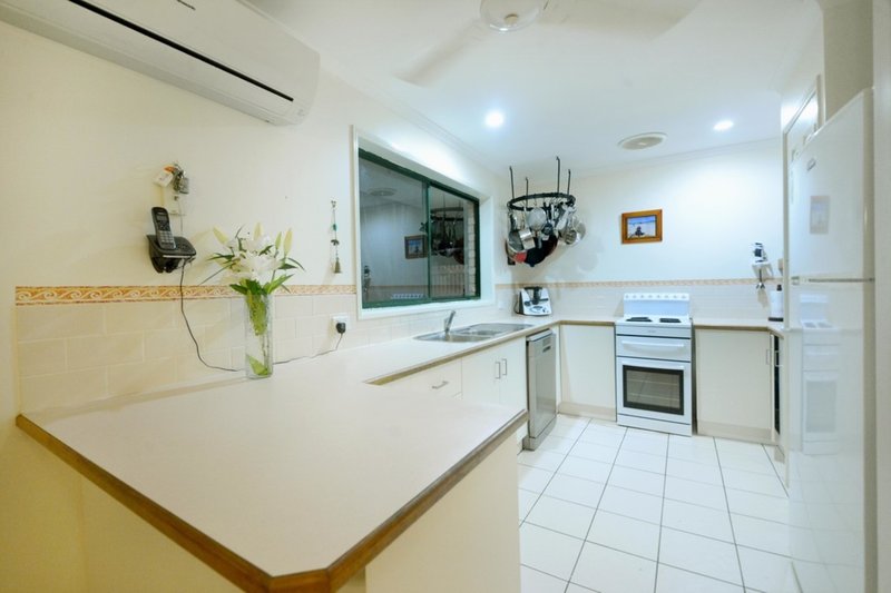 Photo - 29 Sandpiper Crescent, Jubilee Pocket QLD 4802 - Image 5