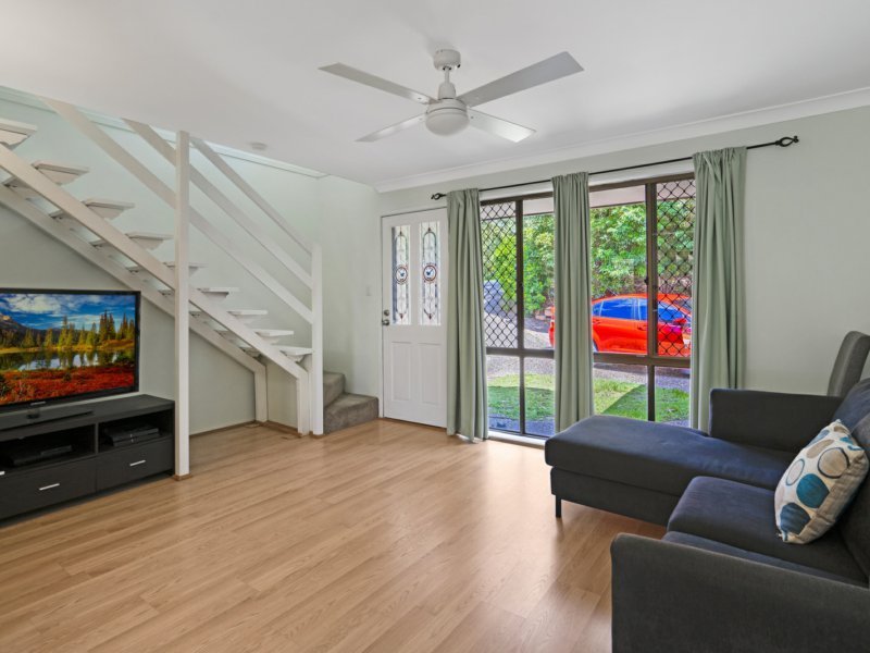 Photo - 2/9 Sara Street, Ashmore QLD 4214 - Image 2