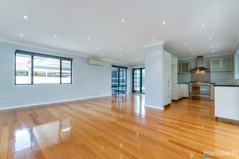 Photo - 29 Seaflower Crescent, Craigie WA 6025 - Image 3