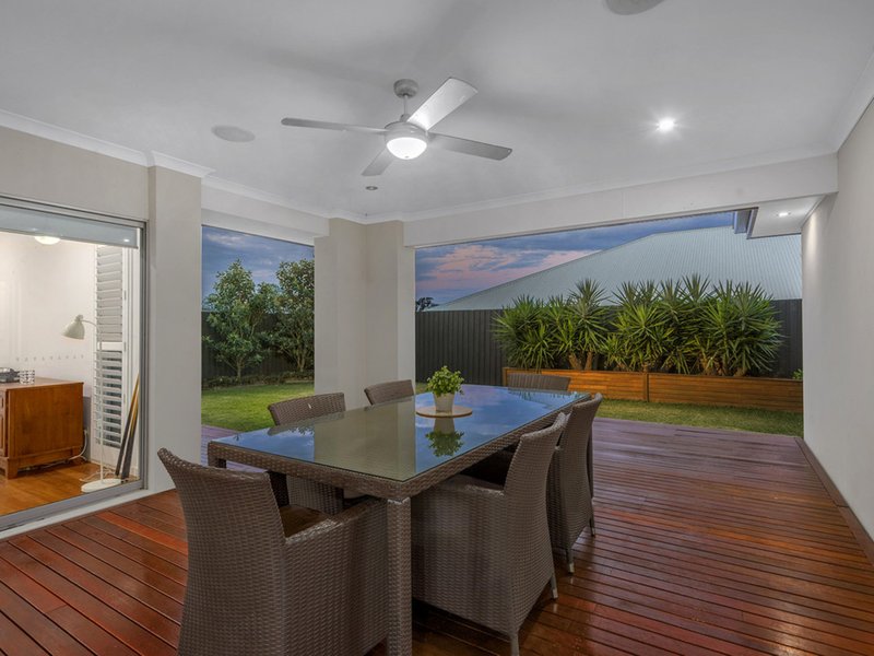 Photo - 29 Seeana Crescent, Bridgeman Downs QLD 4035 - Image 16