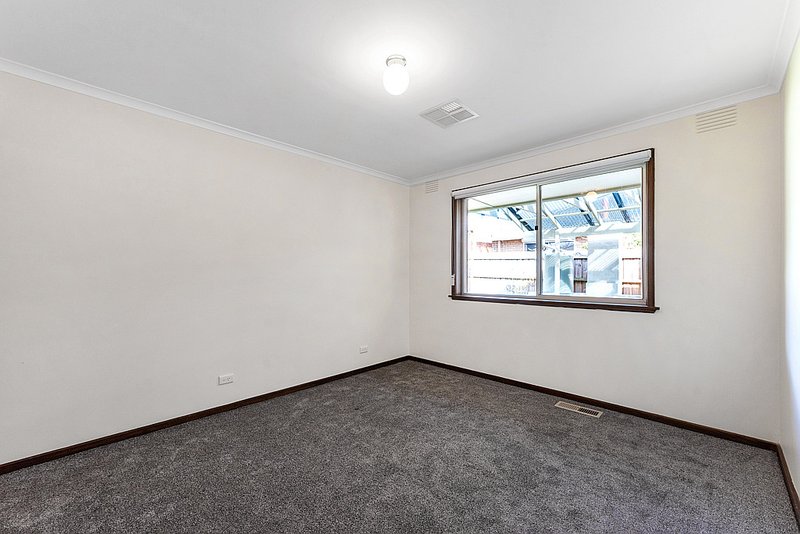 Photo - 29 Shetland Drive, Wantirna VIC 3152 - Image 6