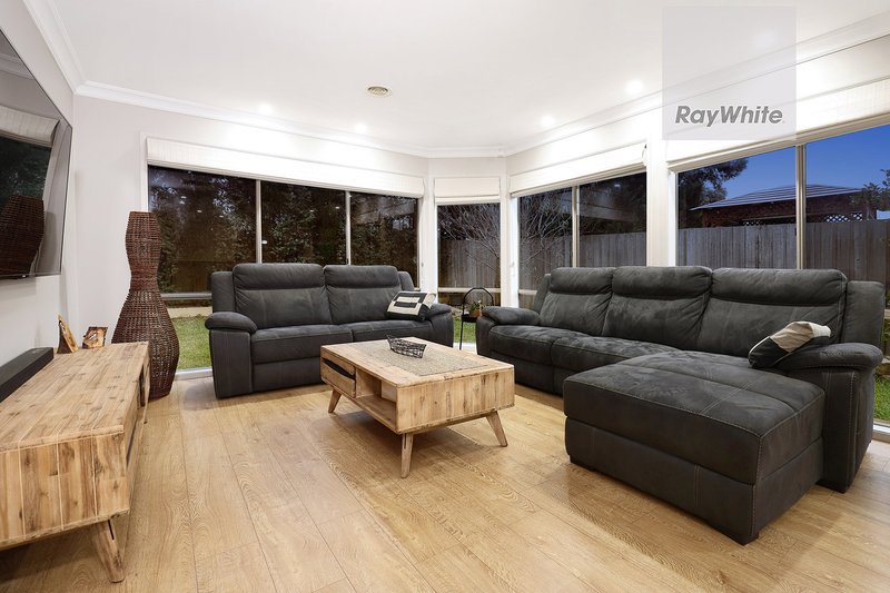 Photo - 29 Shortridge Circuit, Roxburgh Park VIC 3064 - Image 15