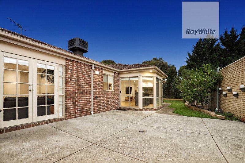 Photo - 29 Shortridge Circuit, Roxburgh Park VIC 3064 - Image 21