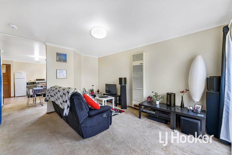 Photo - 29 Simon Drive, Pakenham VIC 3810 - Image 3