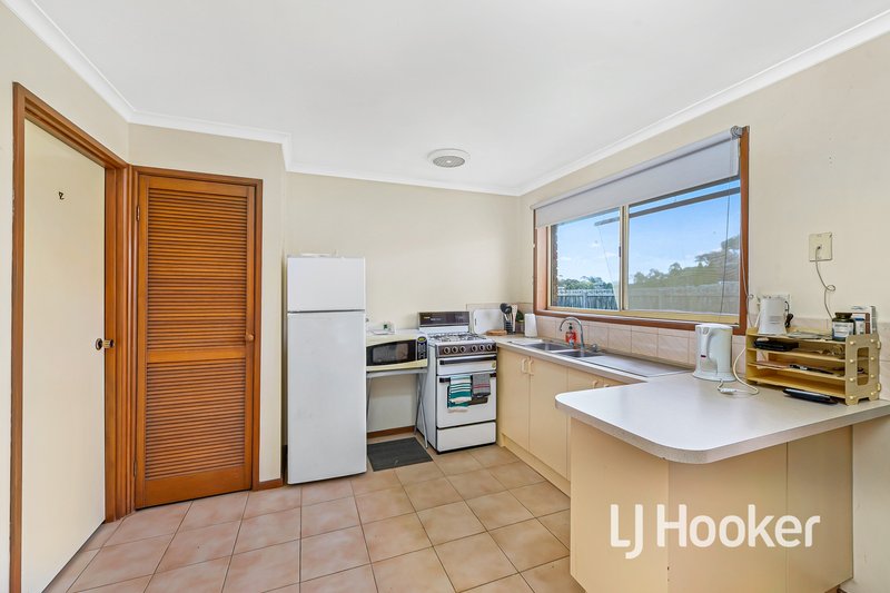 Photo - 29 Simon Drive, Pakenham VIC 3810 - Image 4