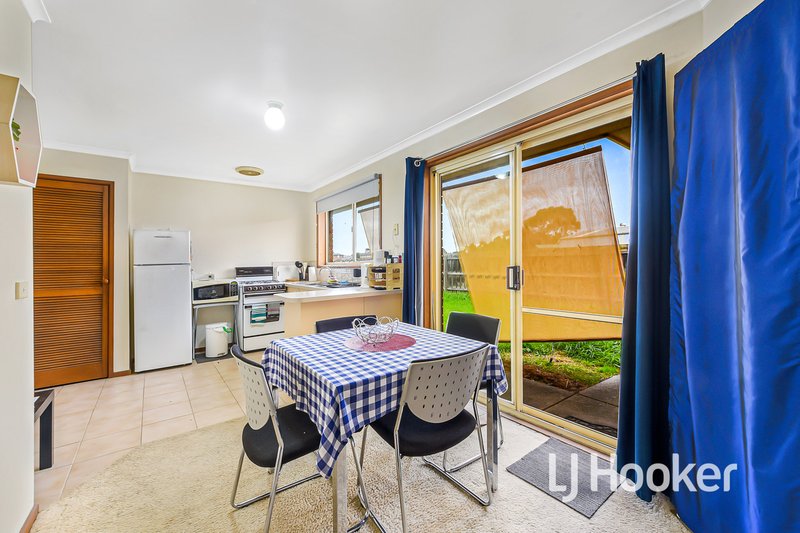 Photo - 29 Simon Drive, Pakenham VIC 3810 - Image 6