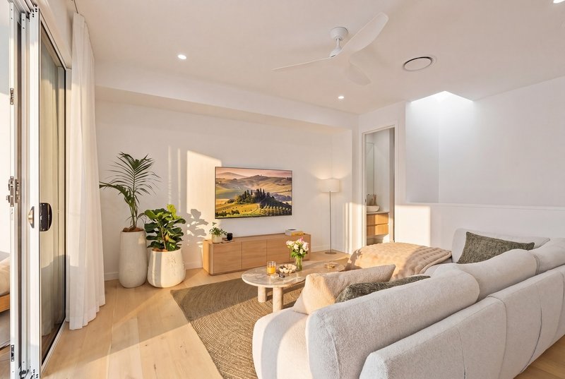 Photo - 2/9 Simpson Street, Coolangatta QLD 4225 - Image 10