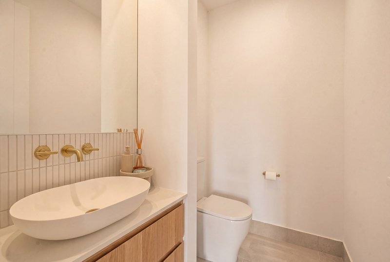 Photo - 2/9 Simpson Street, Coolangatta QLD 4225 - Image 18