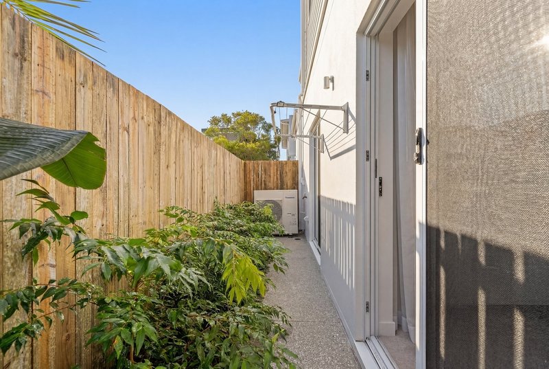 Photo - 2/9 Simpson Street, Coolangatta QLD 4225 - Image 19