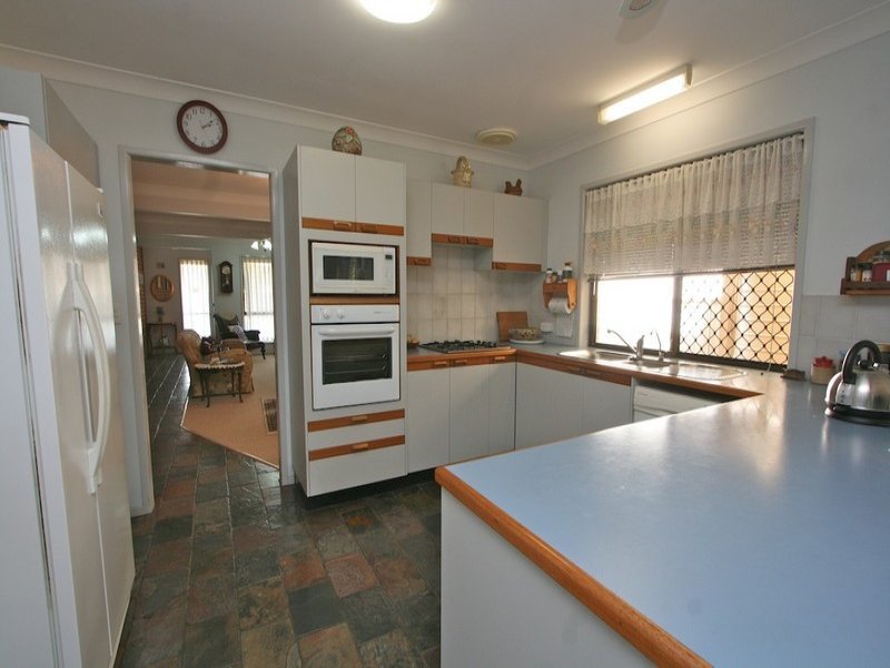 Photo - 29 Sorrento Street, Margate QLD 4019 - Image 4