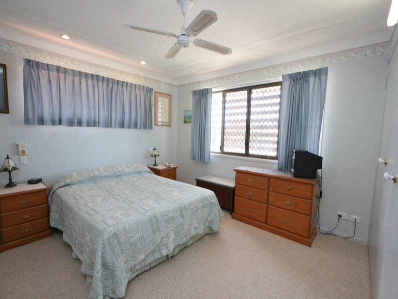 Photo - 29 Sorrento Street, Margate QLD 4019 - Image 9