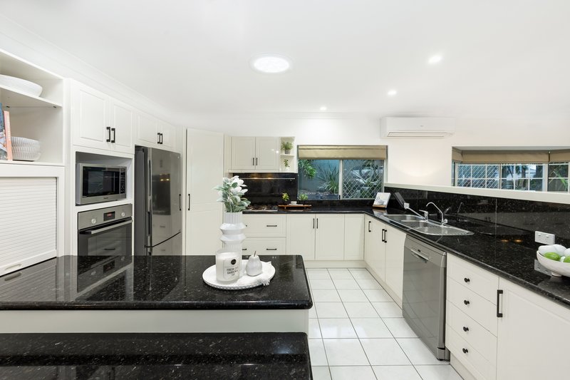 Photo - 29 Southerden Drive, Mooroobool QLD 4870 - Image 5