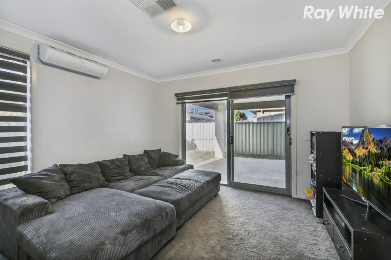 Photo - 29 Stable Street, Pakenham VIC 3810 - Image 6