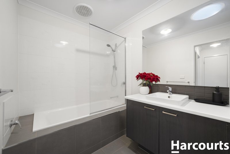 Photo - 29 Stanmore Crescent, Wyndham Vale VIC 3024 - Image 10