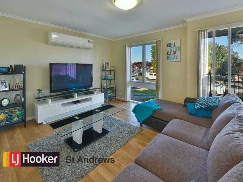 Photo - 29 Stranraer Drive, St Andrews NSW 2566 - Image 2