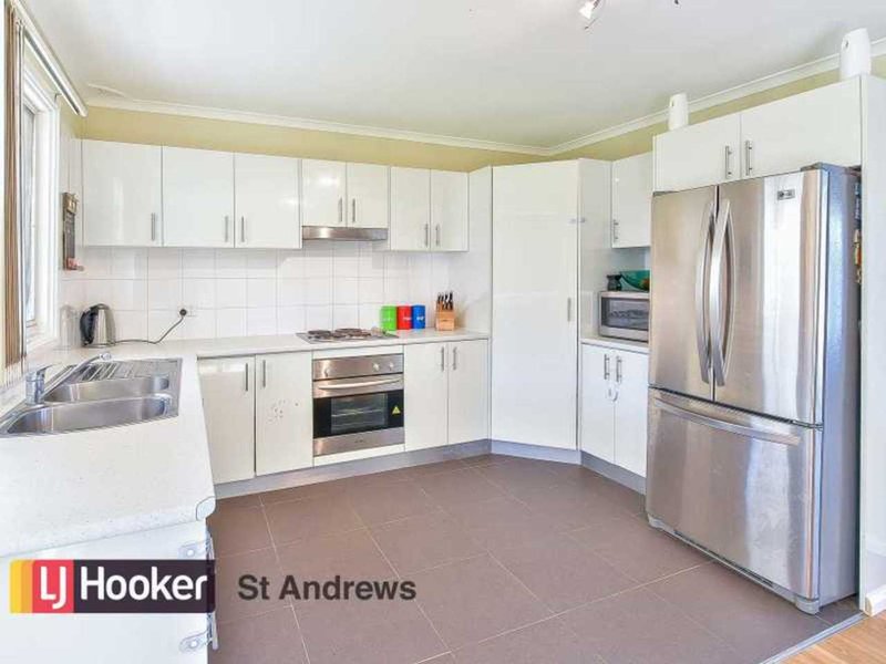 Photo - 29 Stranraer Drive, St Andrews NSW 2566 - Image 3