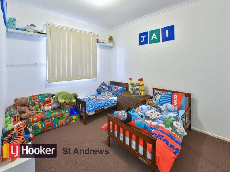 Photo - 29 Stranraer Drive, St Andrews NSW 2566 - Image 7