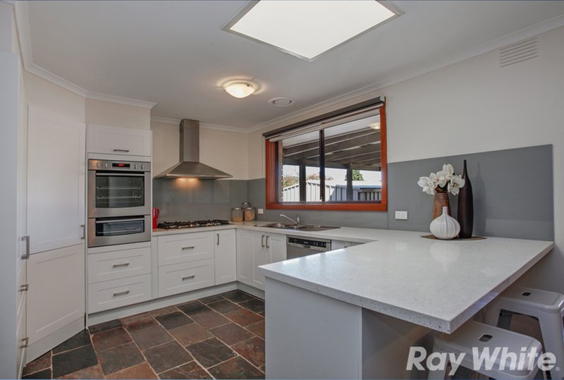 Photo - 29 Strickland Avenue, Mill Park VIC 3082 - Image 4