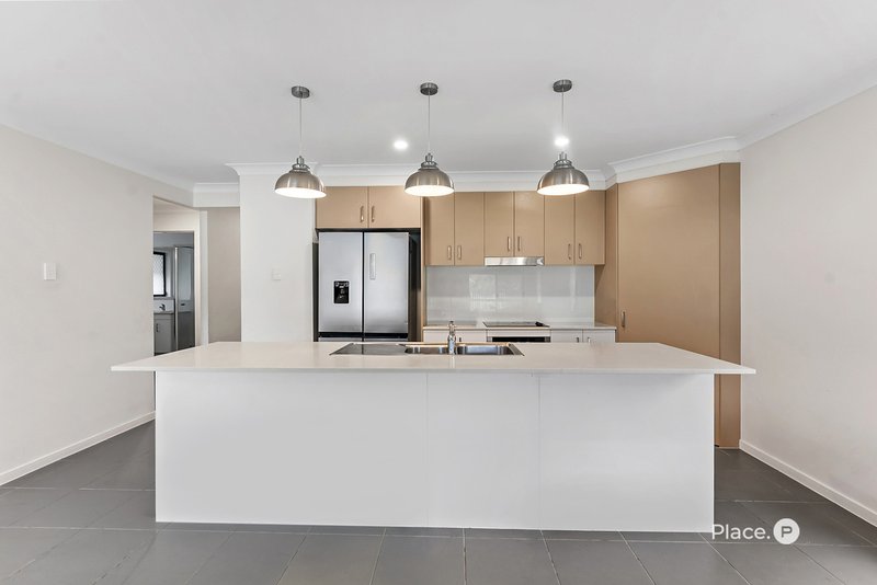 Photo - 29 Stringybark Street, Spring Mountain QLD 4300 - Image 4