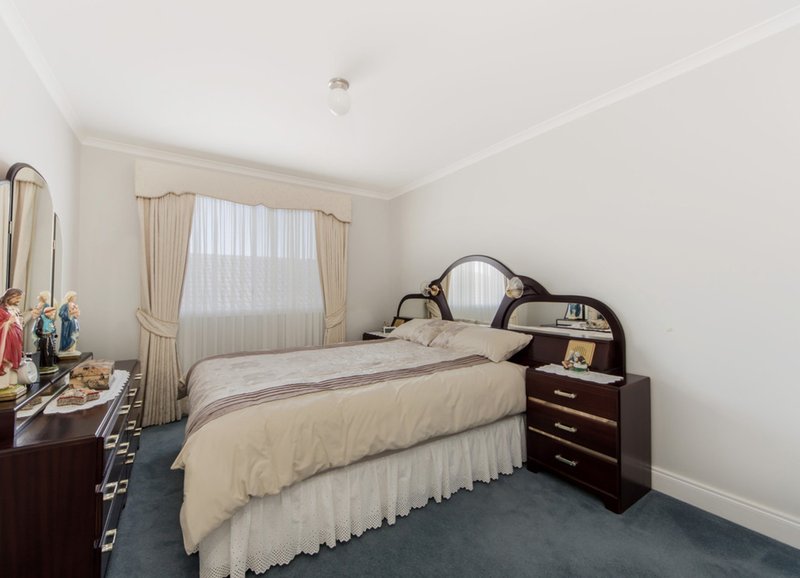 Photo - 29 Sullivan Road, Cairnlea VIC 3023 - Image 11