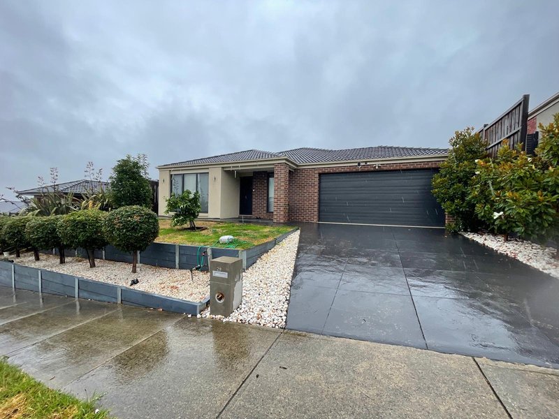 29 Summerhill Drive, Pakenham VIC 3810