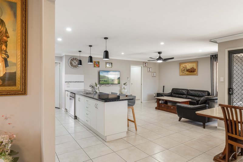 Photo - 29 Sunset Drive, Glenvale QLD 4350 - Image 3