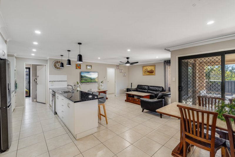 Photo - 29 Sunset Drive, Glenvale QLD 4350 - Image 4