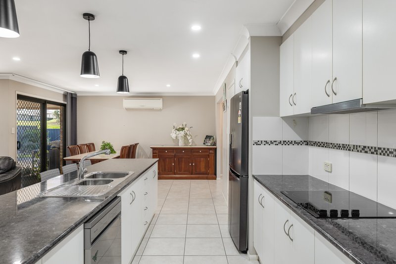 Photo - 29 Sunset Drive, Glenvale QLD 4350 - Image 7