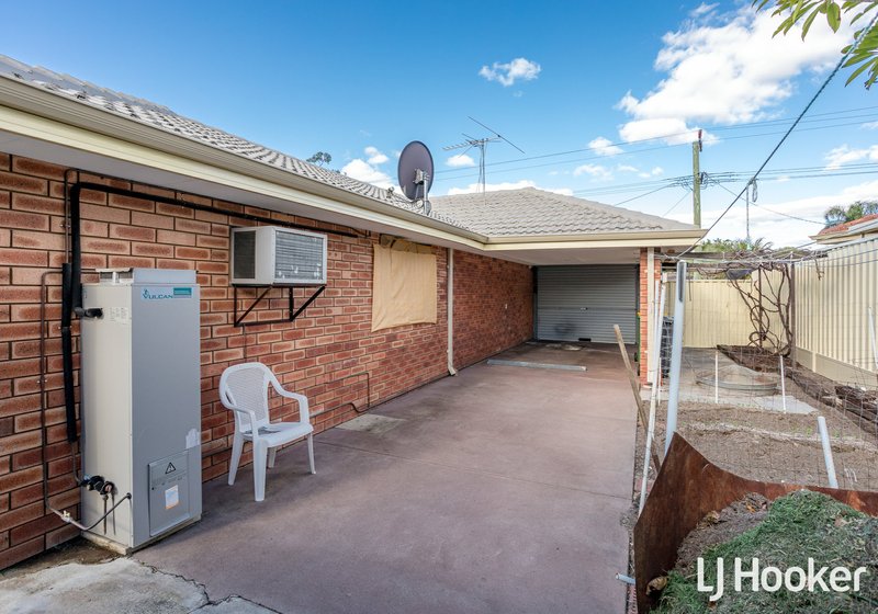 Photo - 29 Sutherland Drive, Thornlie WA 6108 - Image 18