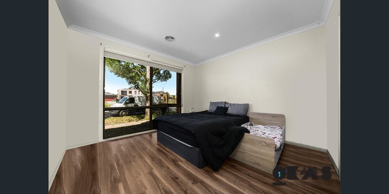 Photo - 29 Swamphen Drive, Williams Landing VIC 3027 - Image 6