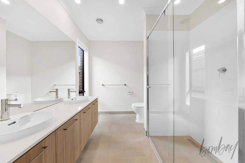 Photo - 29 Swiss Boulevard, Donnybrook VIC 3064 - Image 4