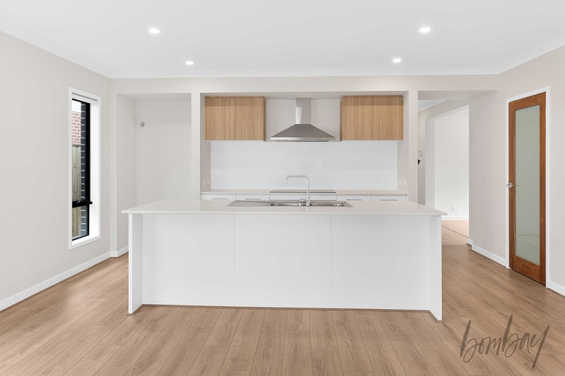 Photo - 29 Swiss Boulevard, Donnybrook VIC 3064 - Image 8