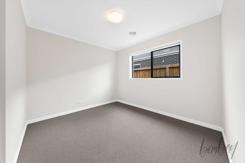 Photo - 29 Swiss Boulevard, Donnybrook VIC 3064 - Image 10