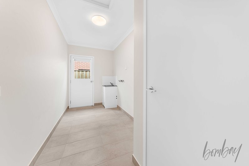 Photo - 29 Swiss Boulevard, Donnybrook VIC 3064 - Image 14