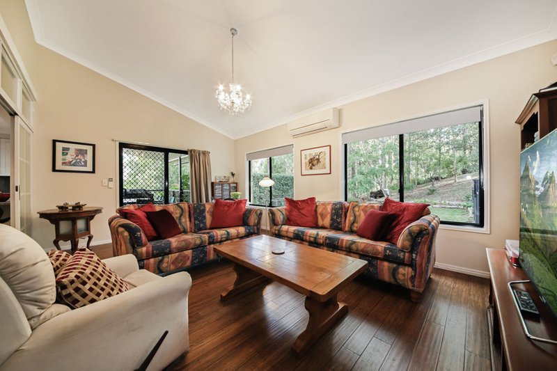 Photo - 29 Talisman Court, Eatons Hill QLD 4037 - Image 5