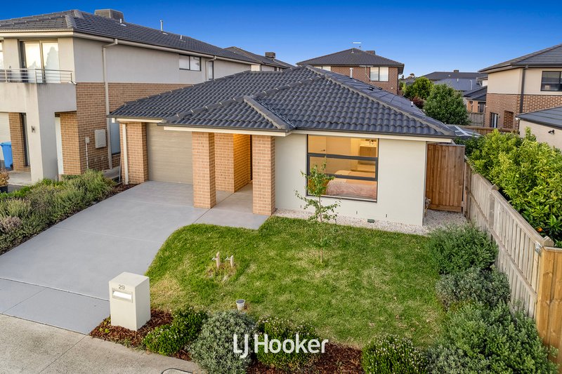 Photo - 29 Tamarind Road, Cranbourne North VIC 3977 - Image 3