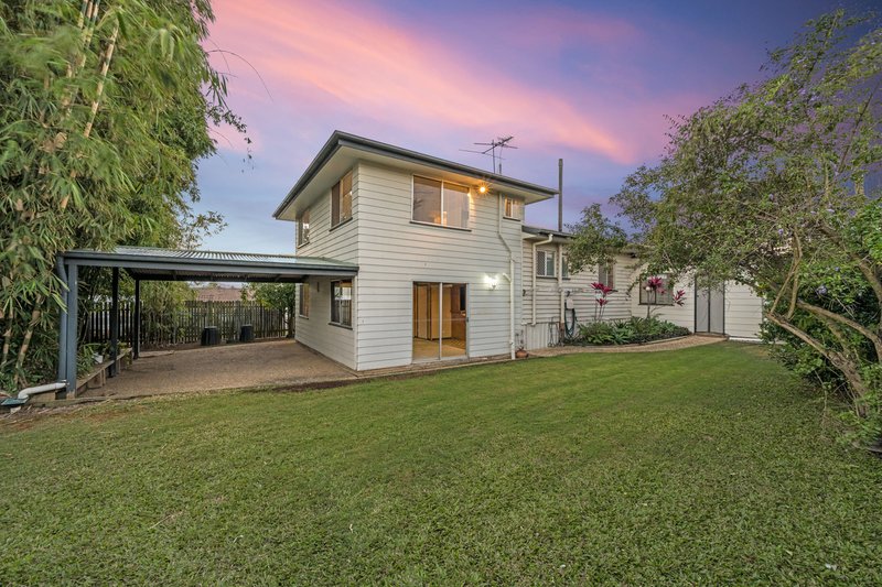 Photo - 29 Tamarix Avenue, Bray Park QLD 4500 - Image