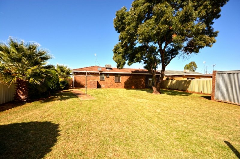 Photo - 29 Taylor Road, Griffith NSW 2680 - Image 9