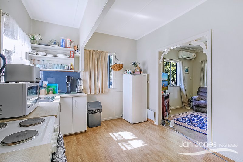 Photo - 29 Thompson Cres , Clontarf QLD 4019 - Image 6