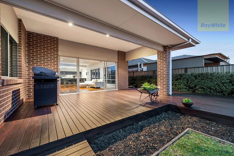 Photo - 29 Thorngrove Avenue, Craigieburn VIC 3064 - Image 15