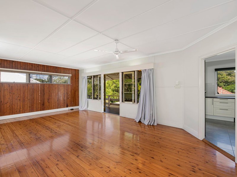 Photo - 29 Thornycroft Street, Tarragindi QLD 4121 - Image 4