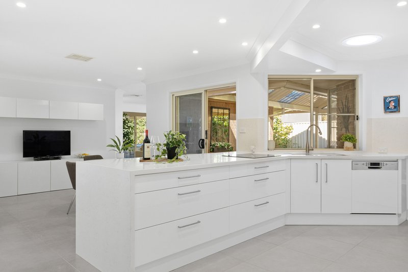 Photo - 29 Throsby Close, Barden Ridge NSW 2234 - Image 3