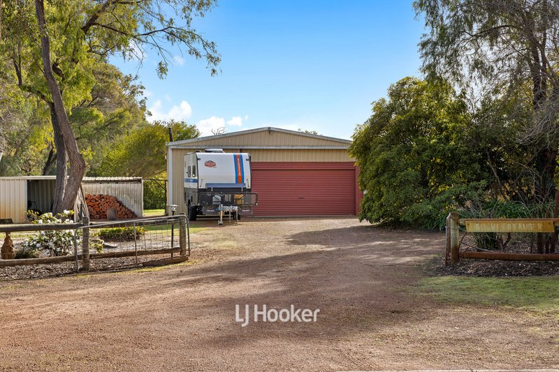 Photo - 29 Tributary Place, Leschenault WA 6233 - Image 4