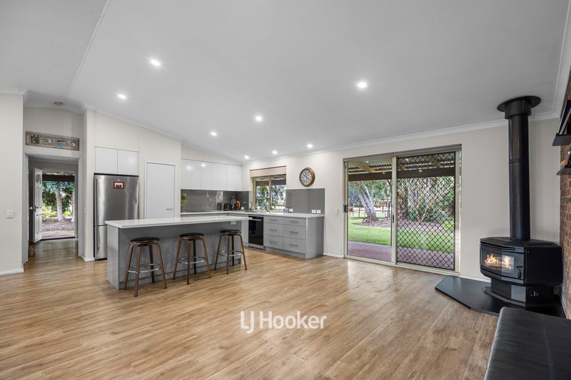 Photo - 29 Tributary Place, Leschenault WA 6233 - Image 8