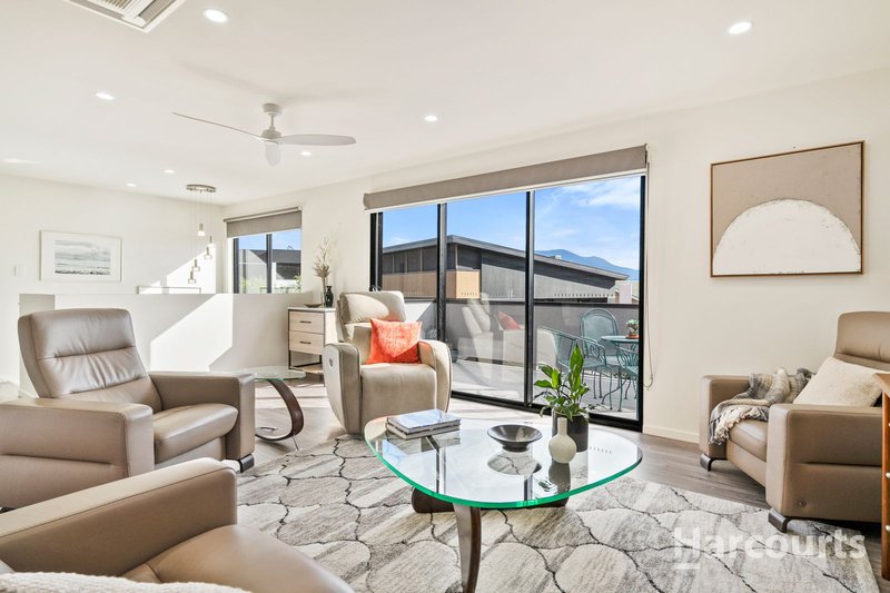 Photo - 2/9 Trikala Place, Tranmere TAS 7018 - Image 11
