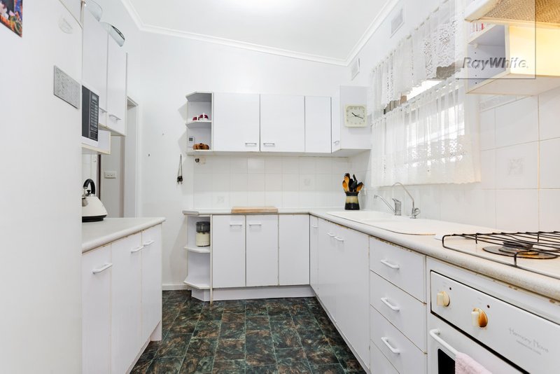 Photo - 29 Trumper Avenue, Parafield Gardens SA 5107 - Image 3