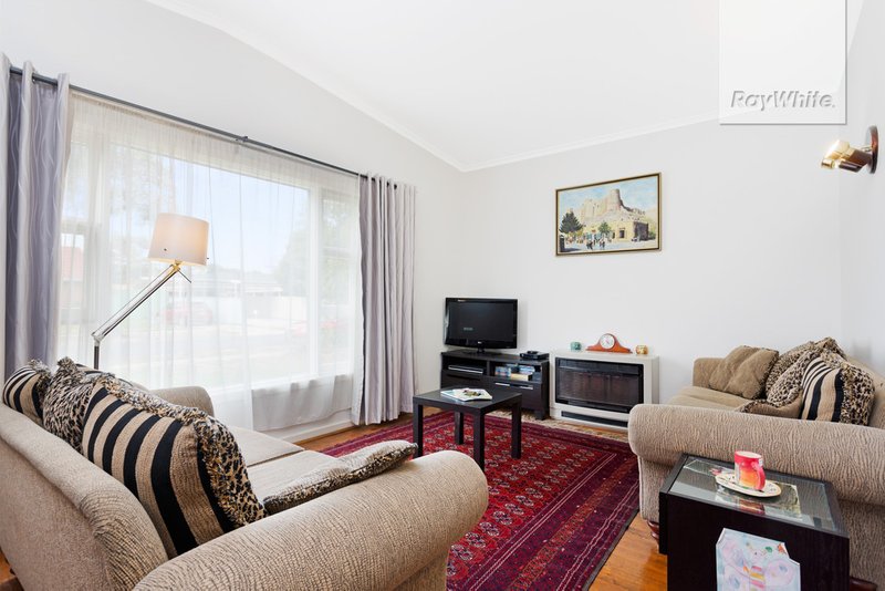 Photo - 29 Trumper Avenue, Parafield Gardens SA 5107 - Image 4