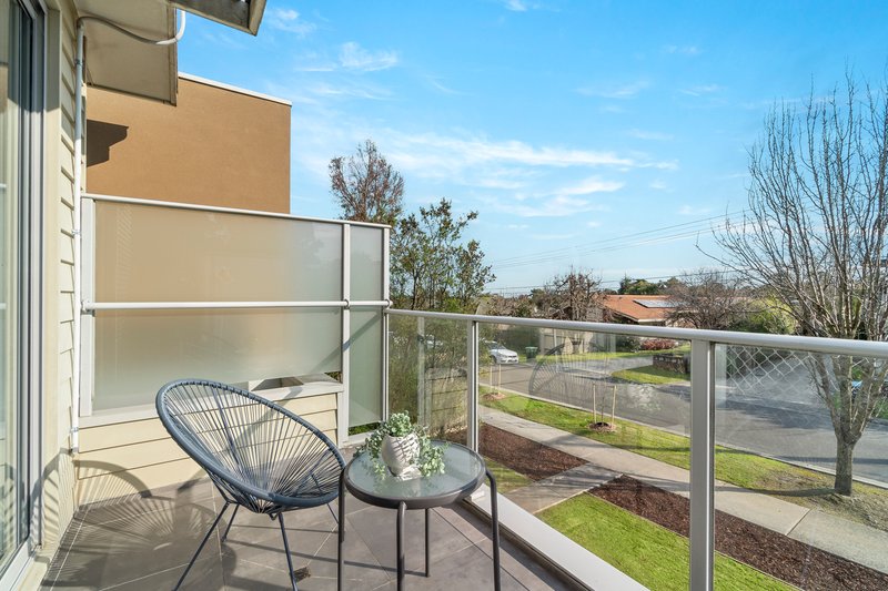 Photo - 2/9 Tulip Crescent, Boronia VIC 3155 - Image 5